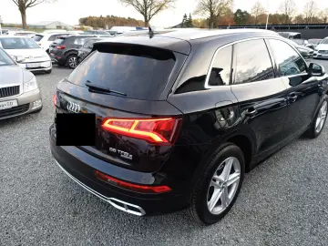 AUDI Q5 2.0 TFSI e quattro S-Line Aut.LED APP DAB NAV
