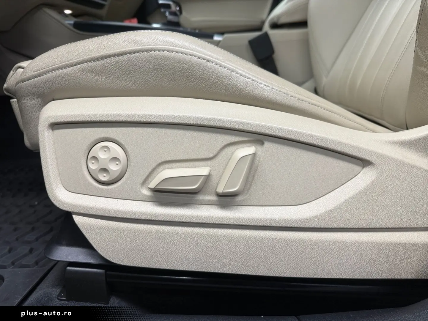 AUDI Q5 quattro HYBRID