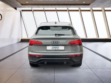 AUDI Q5 quattro