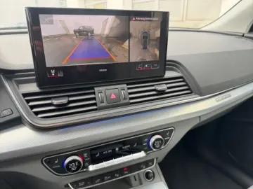 AUDI Q5 quattro
