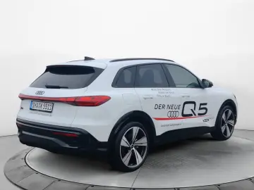 AUDI Q5 SUV  TDI quattro S tronic