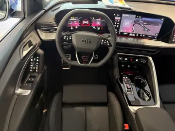 AUDI Q5 S-Line 2.0 TDI quattro