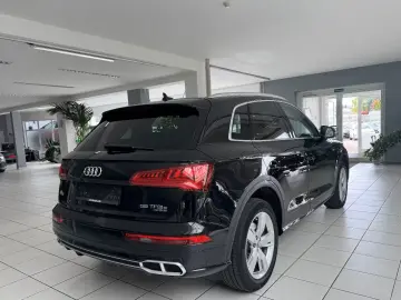 AUDI Q5 55 TFSI e Sport S-Line Alcantara Virtual LED