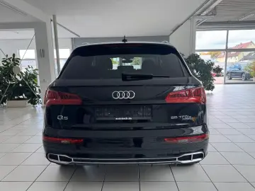 AUDI Q5 55 TFSI e Sport S-Line Alcantara Virtual LED