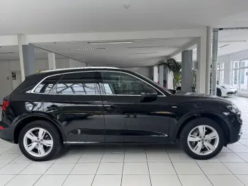 AUDI Q5 55 TFSI e Sport S-Line Alcantara Virtual LED
