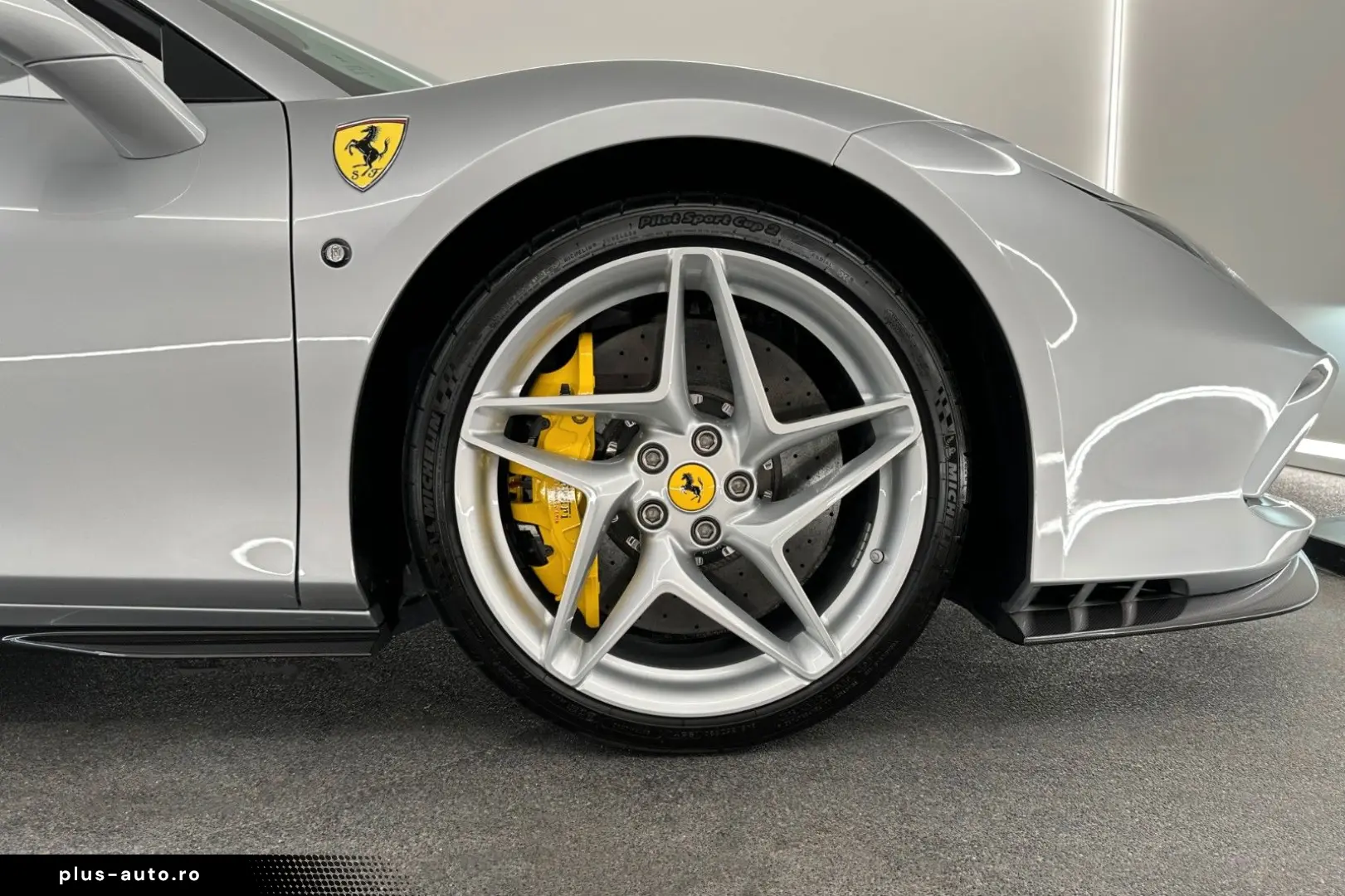 FERRARI F8 Spider   Argento Nurburgring   Ferrari Approv