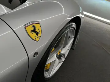 FERRARI F8 Spider   Argento Nurburgring   Ferrari Approv