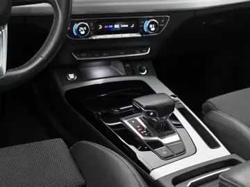 AUDI Q5 50 TFSI E QUATTRO VIRTUAL AHK PDC VO&HI SHZ D