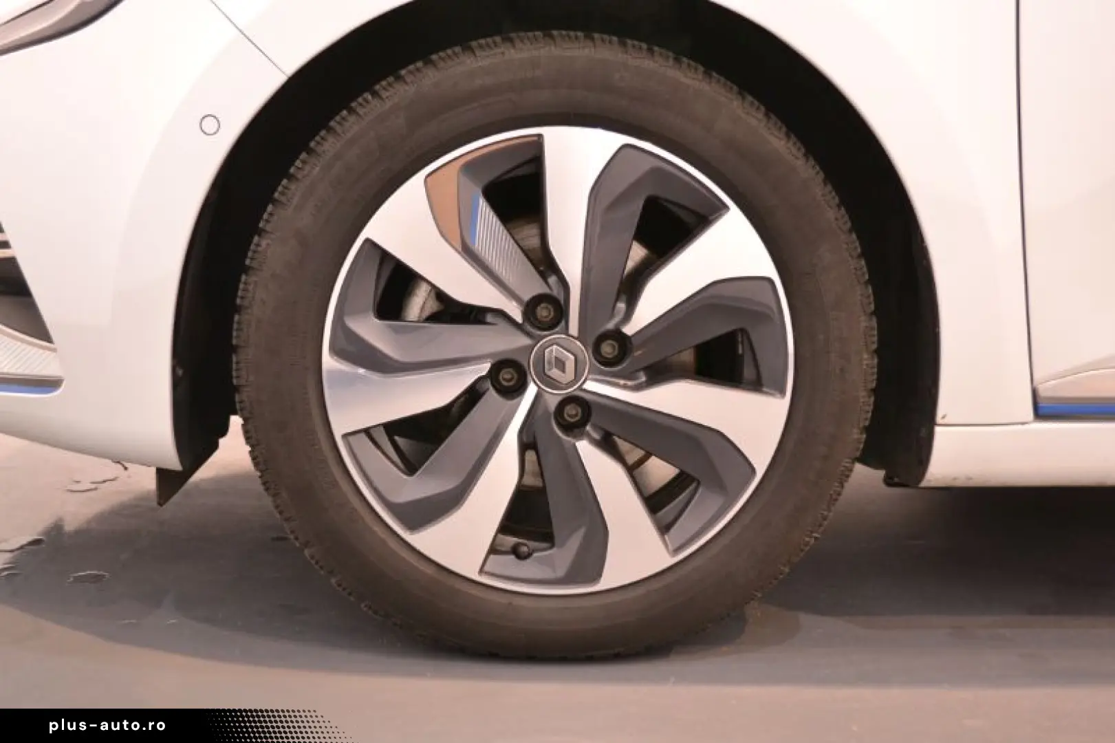 RENAULT CLIO 1.6 E-Tech 140CP Intens Auto