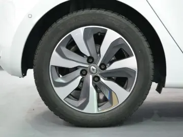 RENAULT CLIO 1.6 E-Tech 140CP Intens Auto