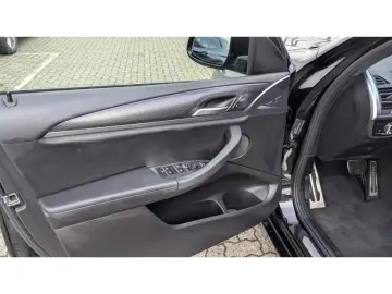 BMW X4 xDrive 20i M-Sport