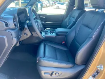 Toyota Land Cruiser First Edition   Fab.- 01.2025