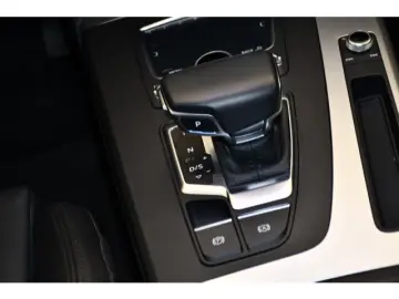 AUDI Q5 2.0 TFSI S-tronic quattro Rückkam Matrix Spor