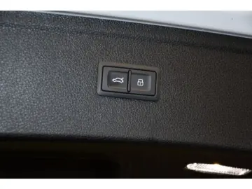 AUDI Q5 2.0 TFSI S-tronic quattro Rückkam Matrix Spor
