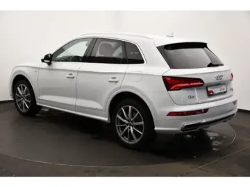 AUDI Q5 2.0 TFSI S-tronic quattro Rückkam Matrix Spor