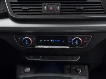 AUDI Q5 Sportback 50 TFSI e S-TRO QUA MATRIX ACC RFK