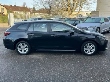 TOYOTA Corolla Touring Sports Hybrid LED NAVI ALU CAM