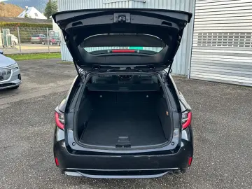 TOYOTA Corolla Touring Sports Hybrid LED NAVI ALU CAM