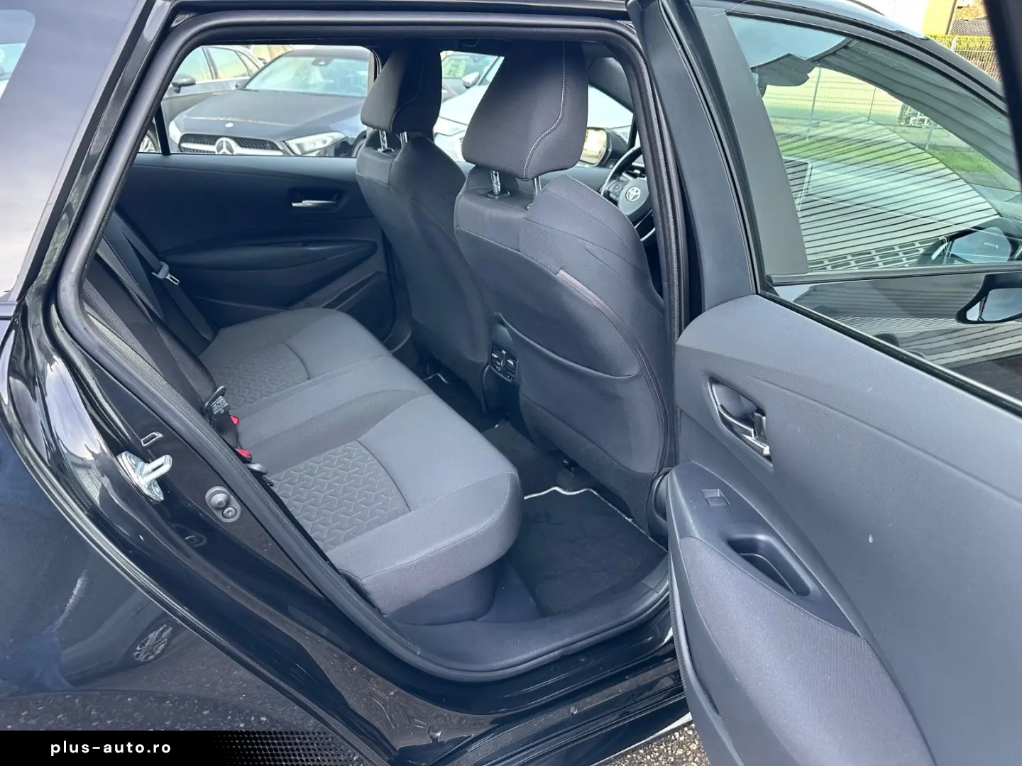 TOYOTA Corolla Touring Sports Hybrid LED NAVI ALU CAM