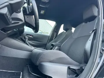 TOYOTA Corolla Touring Sports Hybrid LED NAVI ALU CAM