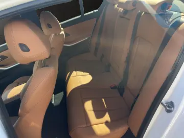 BMW 330 i xDrive M-Sport HUD Glasdach Memory HUD H K