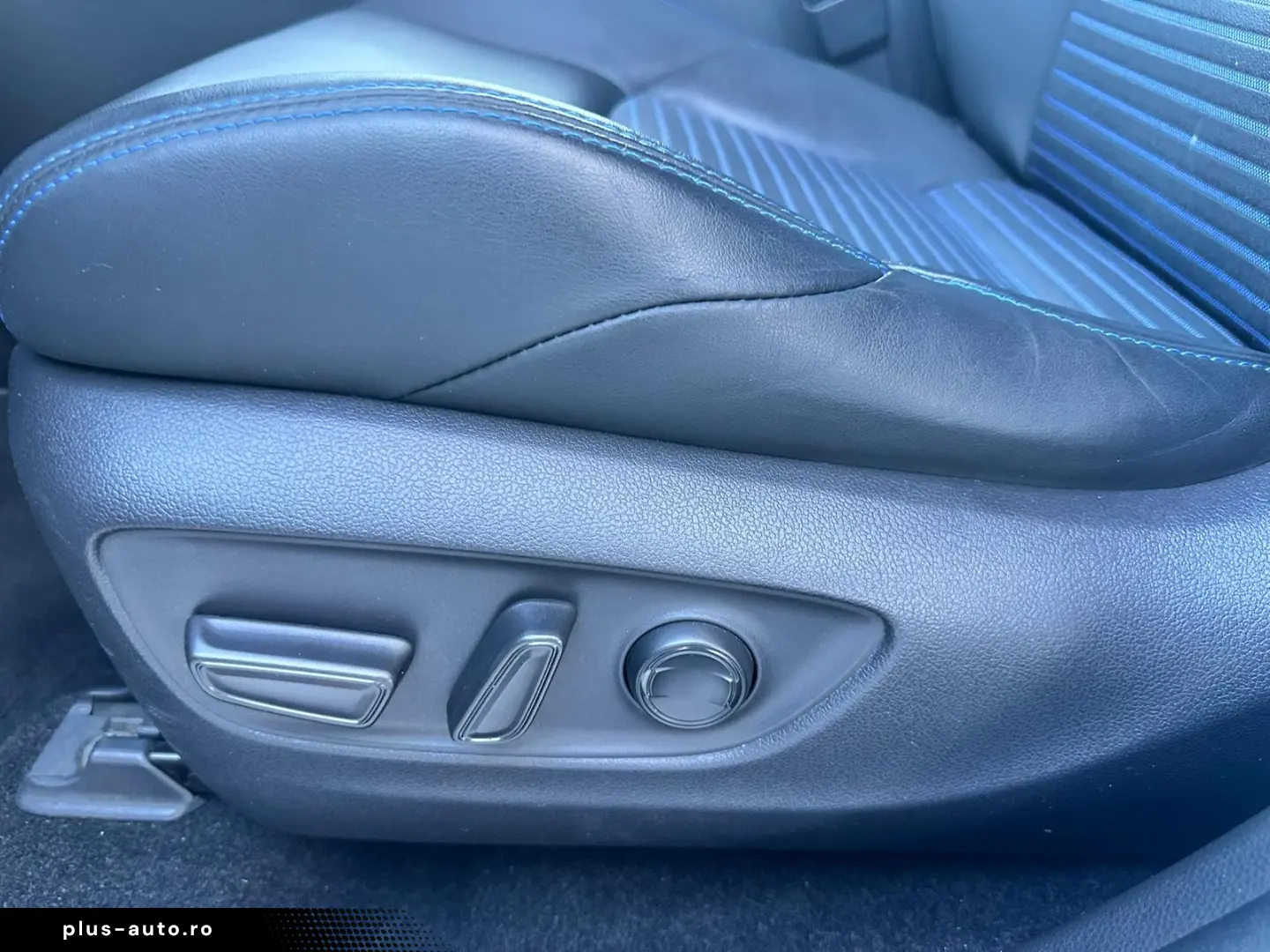 Toyota Rav4 4x4 BiTone