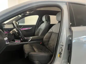 BMW 750 e xDrive M Sport Pro 21