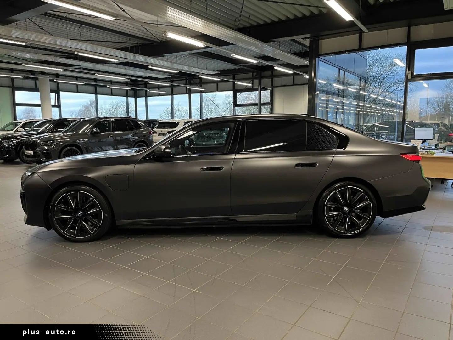 BMW 750e xDrive M Sport Pro TV
