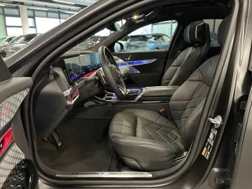 BMW 750e xDrive M Sport Pro TV