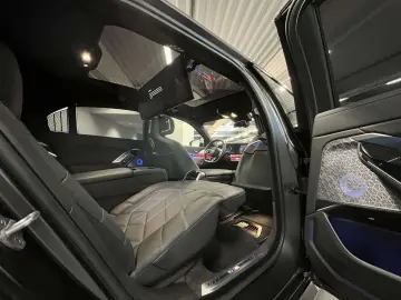 BMW 750e xDrive M Sport Pro TV