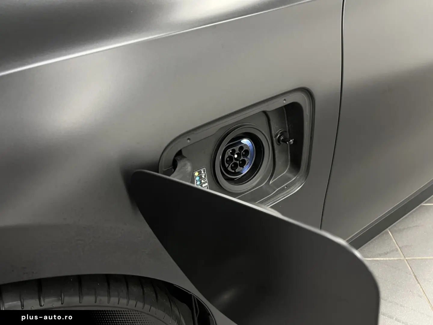 BMW 750e xDrive M Sport Pro TV