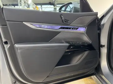 BMW 740d xDrive M Sport Pro TV Executive Lounge