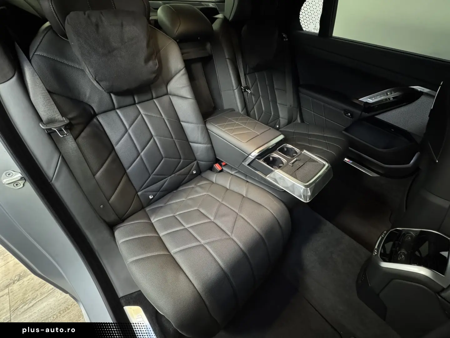 BMW 740d xDrive M Sport Pro TV Executive Lounge