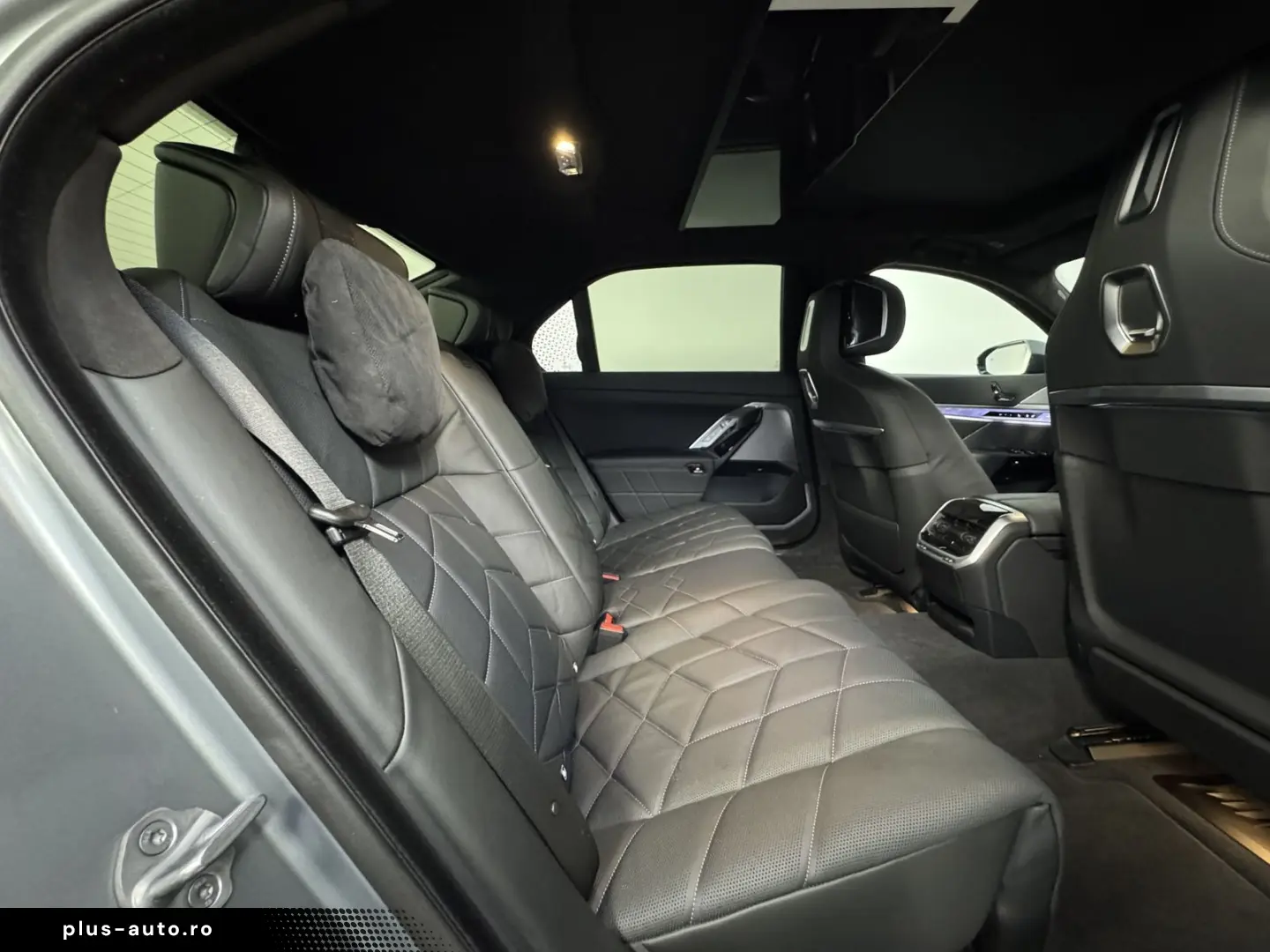 BMW 740d xDrive M Sport Pro TV Executive Lounge