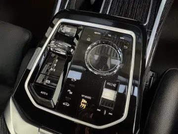 BMW 740d xDrive M Sport Pro TV Executive Lounge