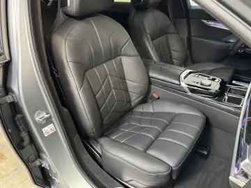 BMW 740d xDrive M Sport Pro TV Executive Lounge