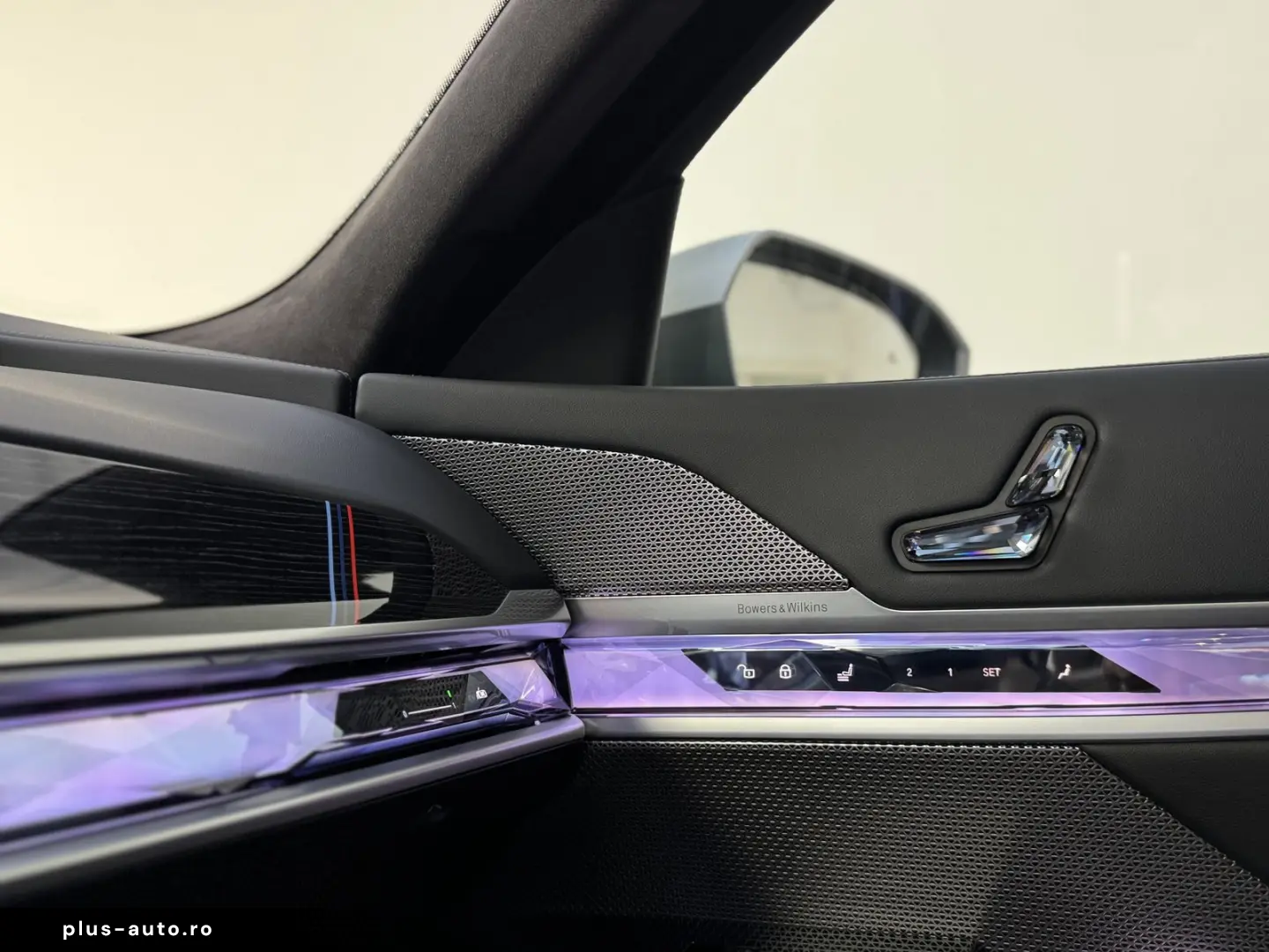 BMW 740d xDrive M Sport Pro TV Executive Lounge