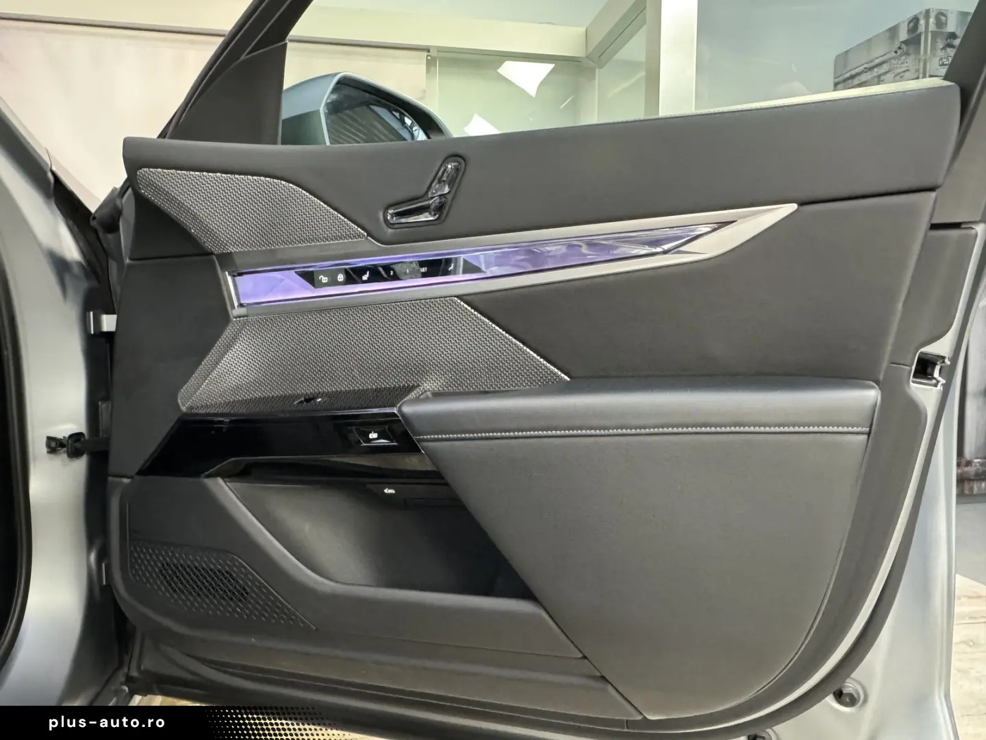 BMW 740d xDrive M Sport Pro TV Executive Lounge