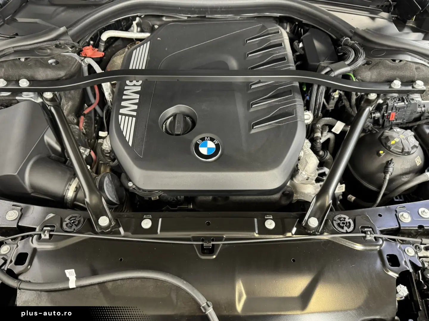 BMW 740d xDrive M Sport Pro TV Executive Lounge