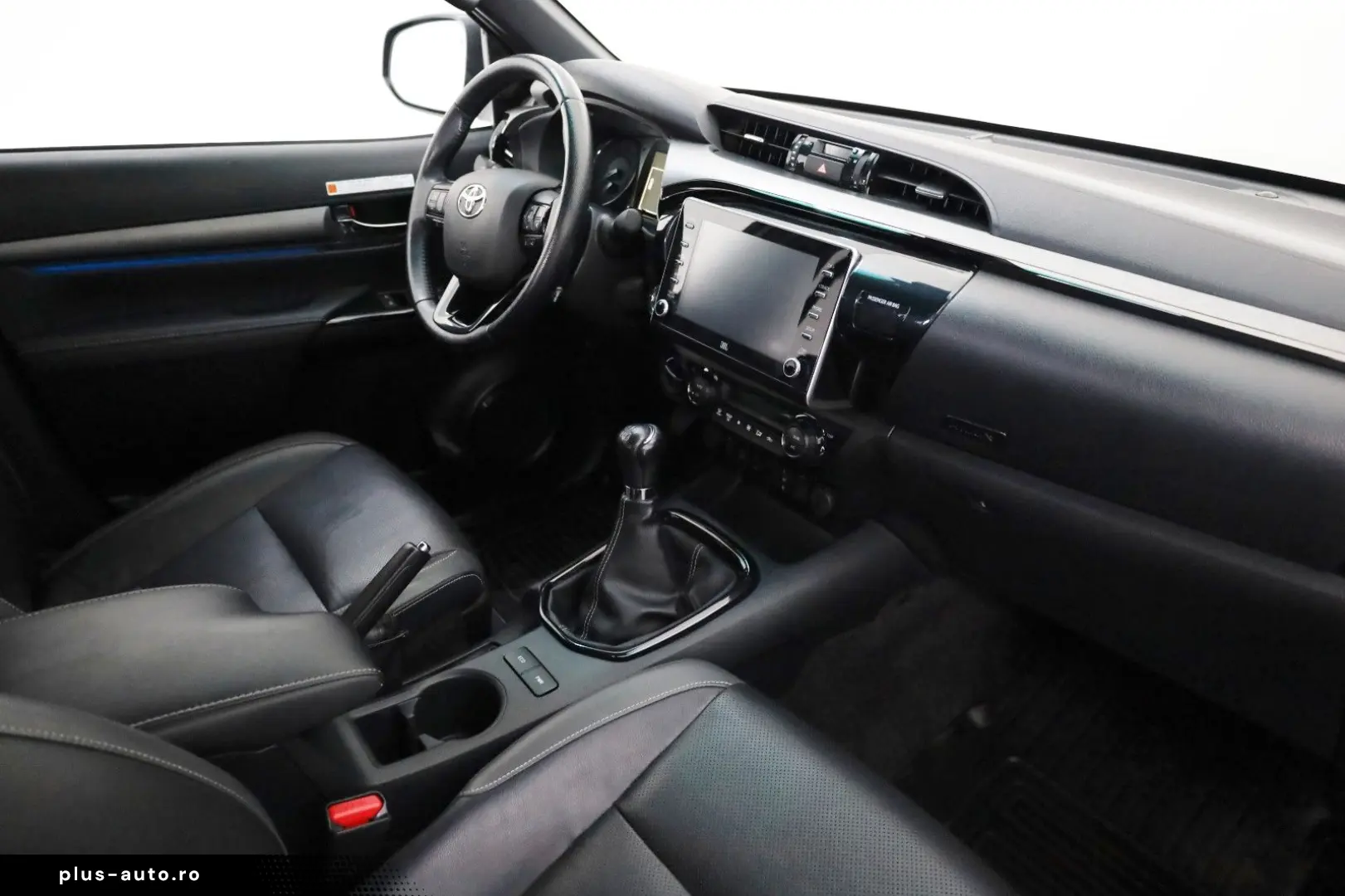 TOYOTA Hilux 2.8 D-4D Invincible Leder ACC Rollo AHK