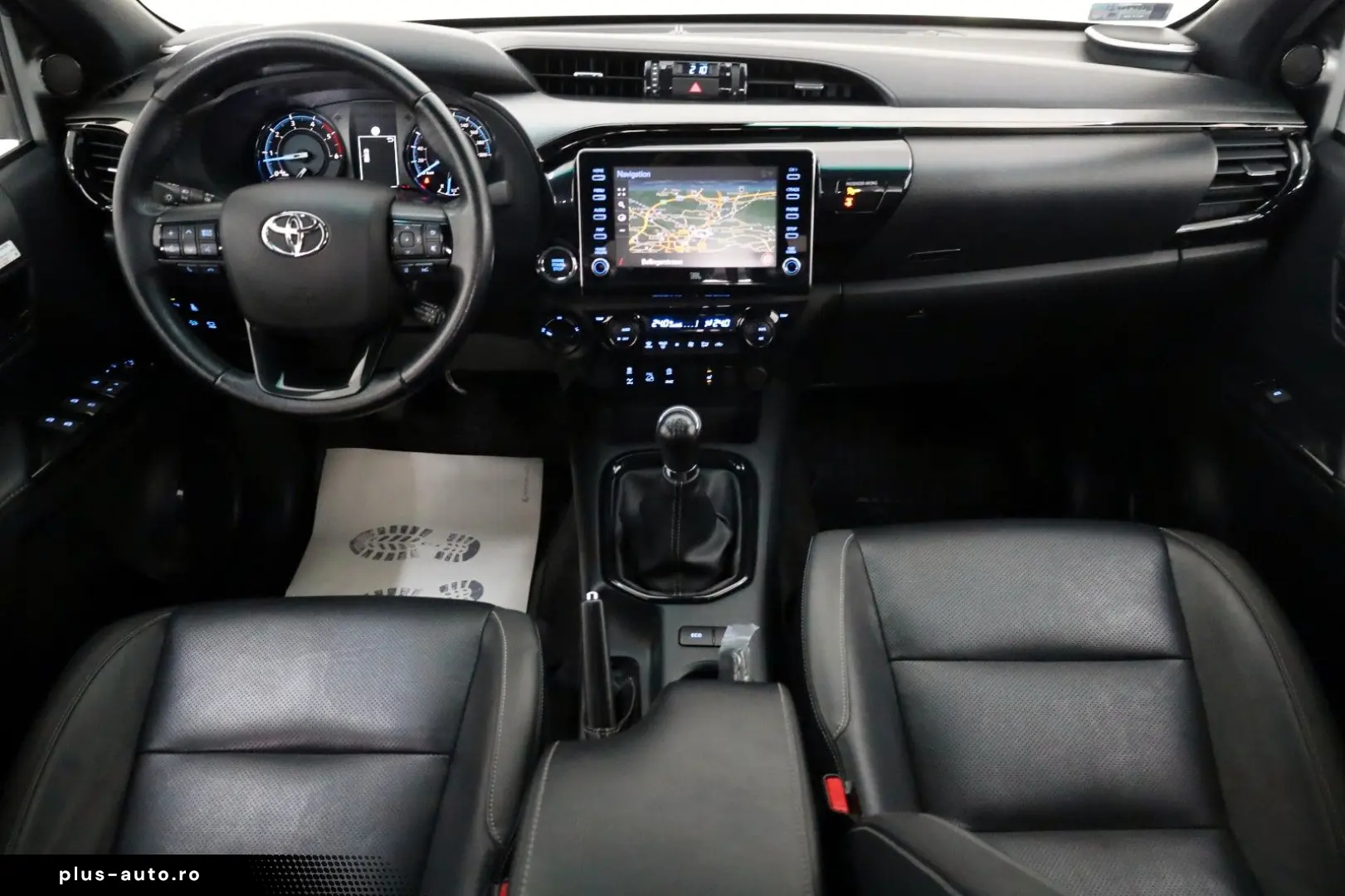 TOYOTA Hilux 2.8 D-4D Invincible Leder ACC Rollo AHK