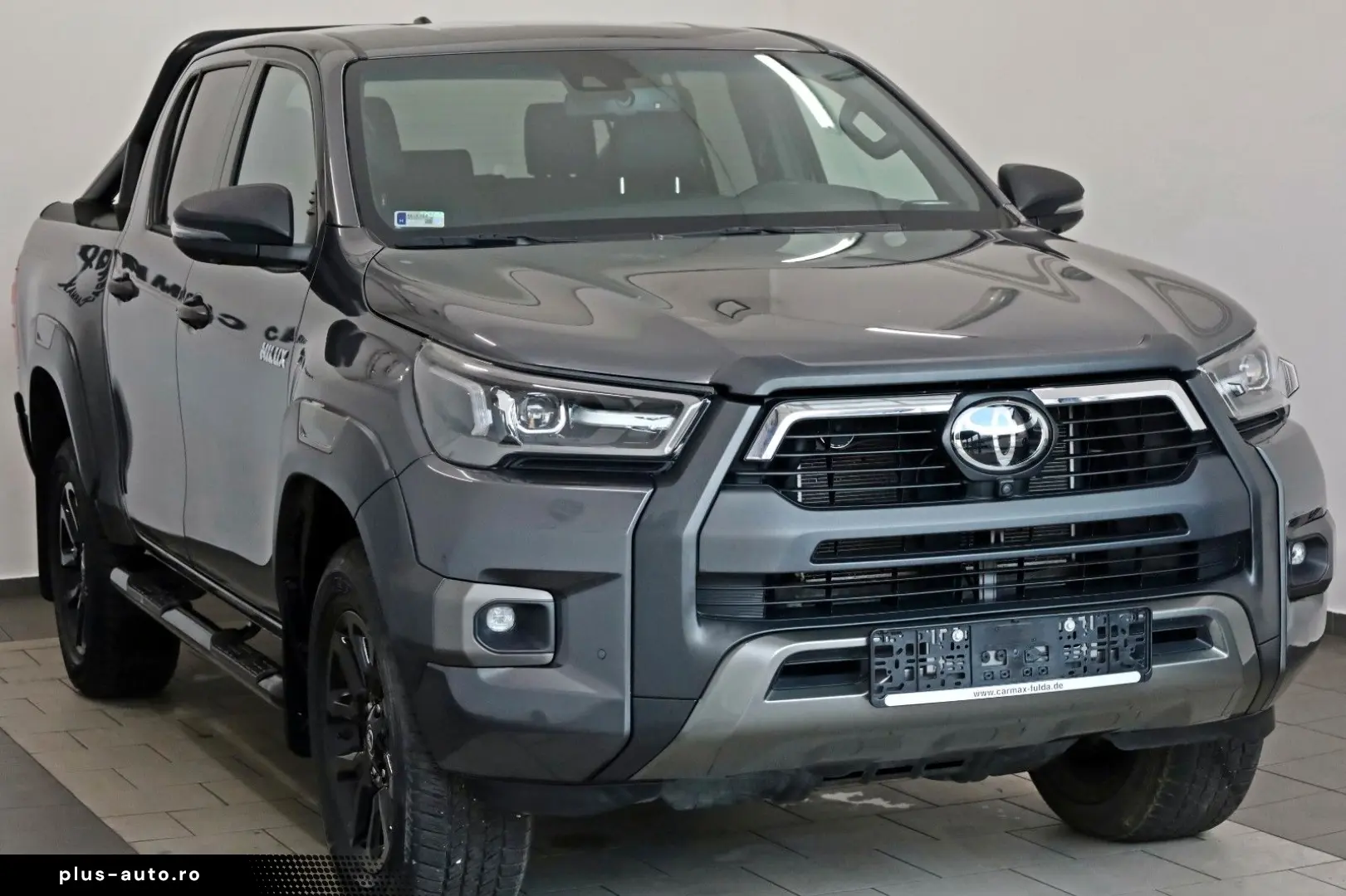 TOYOTA Hilux 2.8 D-4D Invincible Leder ACC Rollo AHK