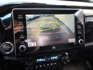 TOYOTA Hilux 2.8 D-4D Invincible Leder ACC Rollo AHK