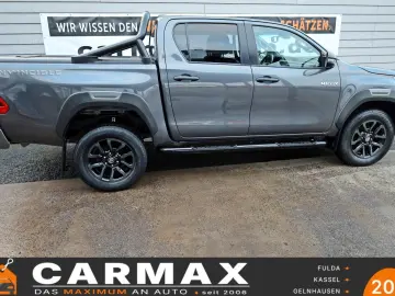 TOYOTA Hilux 2.8 D-4D Invincible Leder ACC Rollo AHK