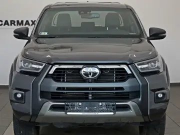 TOYOTA Hilux 2.8 D-4D Invincible Leder ACC Rollo AHK