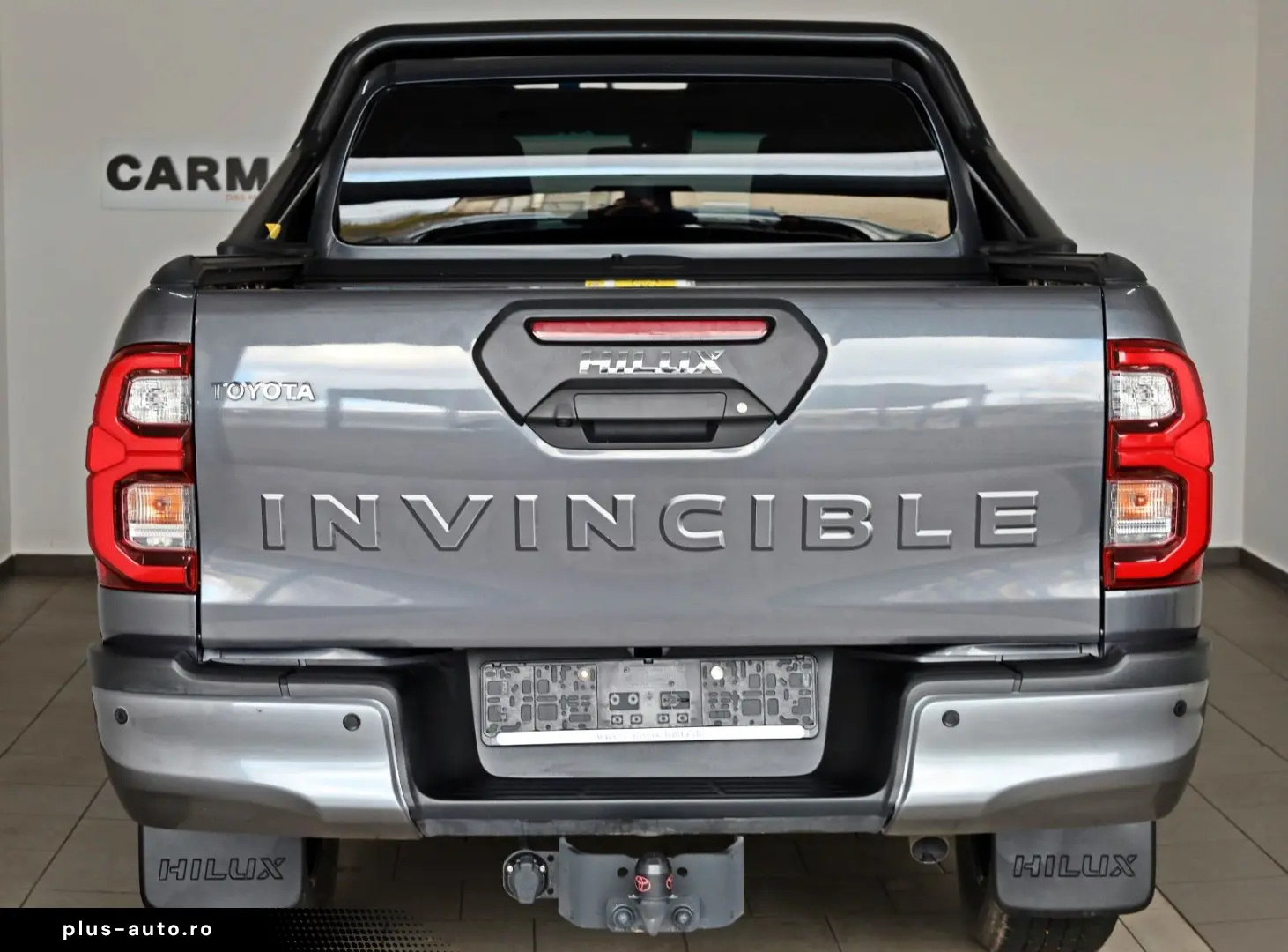 TOYOTA Hilux 2.8 D-4D Invincible Leder ACC Rollo AHK