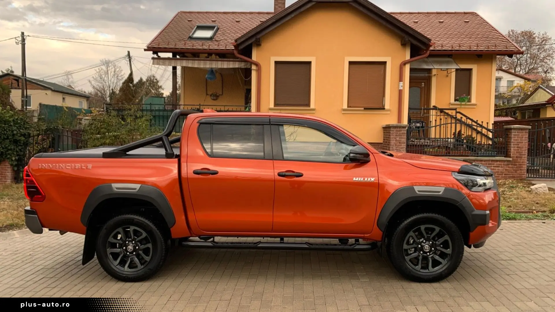 TOYOTA Hilux2.8 D-4D 4X4 DOUBLE INVINCIBLE NET  47990