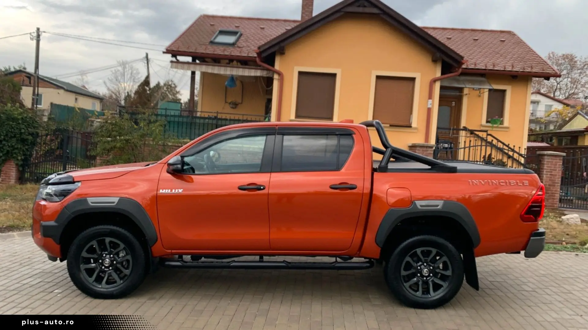 TOYOTA Hilux2.8 D-4D 4X4 DOUBLE INVINCIBLE NET  47990