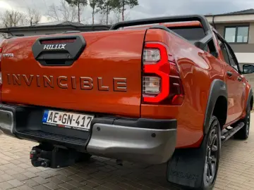 TOYOTA Hilux2.8 D-4D 4X4 DOUBLE INVINCIBLE NET  47990