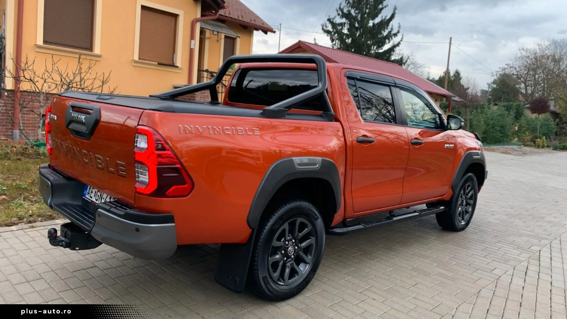 TOYOTA Hilux2.8 D-4D 4X4 DOUBLE INVINCIBLE NET  47990